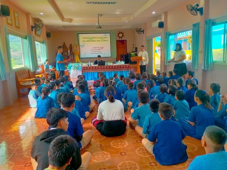 นักเรียนเข้าร่วมอบรม การดูแลรักษาสุขภาพร่างกาย และป้องกันตัวเองจากโรคติดต่อได้อย่างถูกสุขอนามัย
